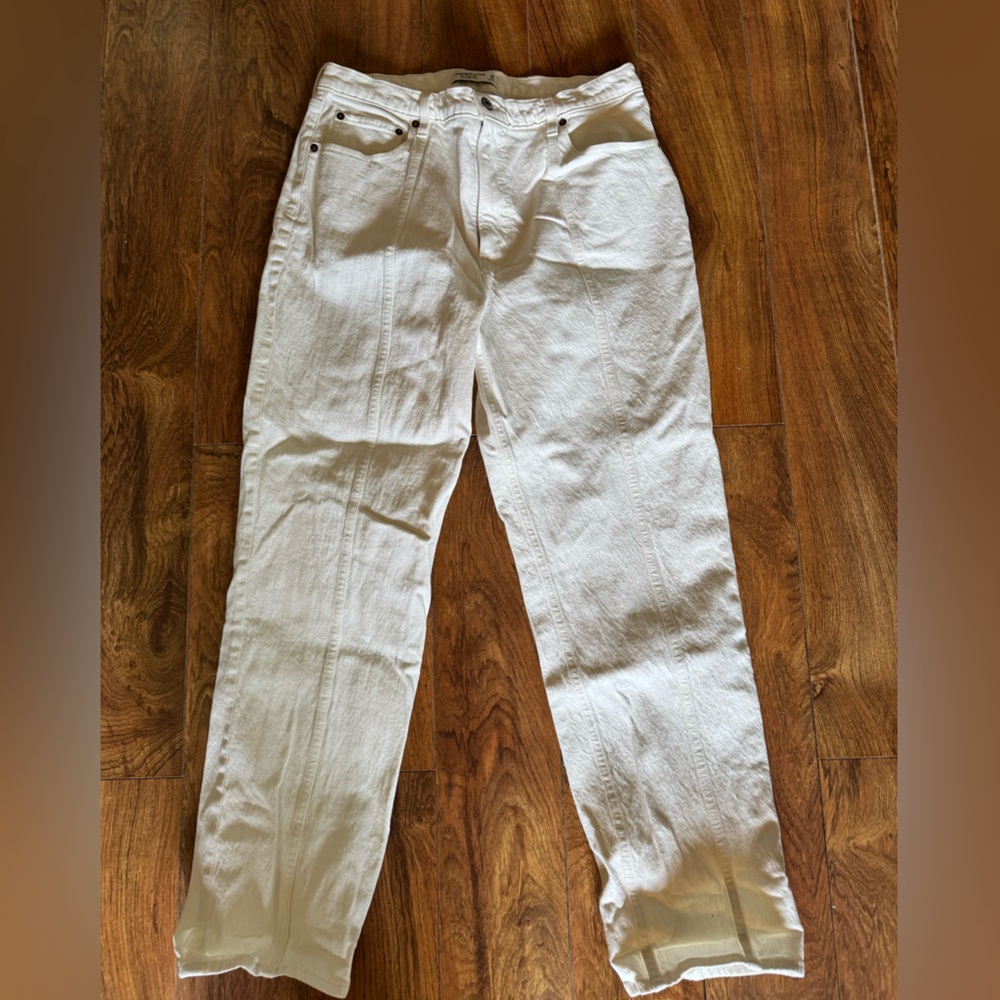Abercrombie & Fitch 90’s Straight Ultra High Rise Cream Denim Pants